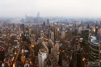 上海自貿(mào)區(qū)驅(qū)動(dòng)房地產(chǎn)市場躍升，三年內(nèi)均價(jià)突破四萬大關(guān)